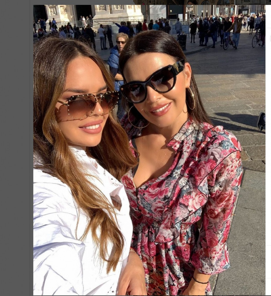 Ko je mama, a ko ćerka? Prelepa Mima objavila fotografiju sa majkom Radom i svi postavljaju ovo isto pitanje