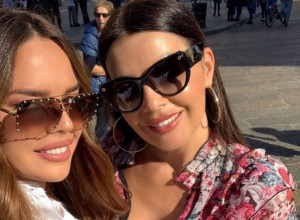 Ko je mama, a ko ćerka? Prelepa Mima objavila fotografiju sa majkom Radom i svi postavljaju ovo isto pitanje