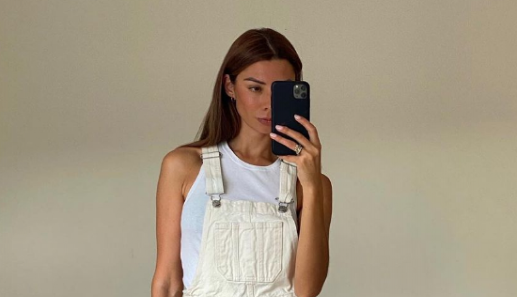 Bela potkošulja je must have komad ovog leta: Odlična za kombinovanje da uvek delujete moderno i šik