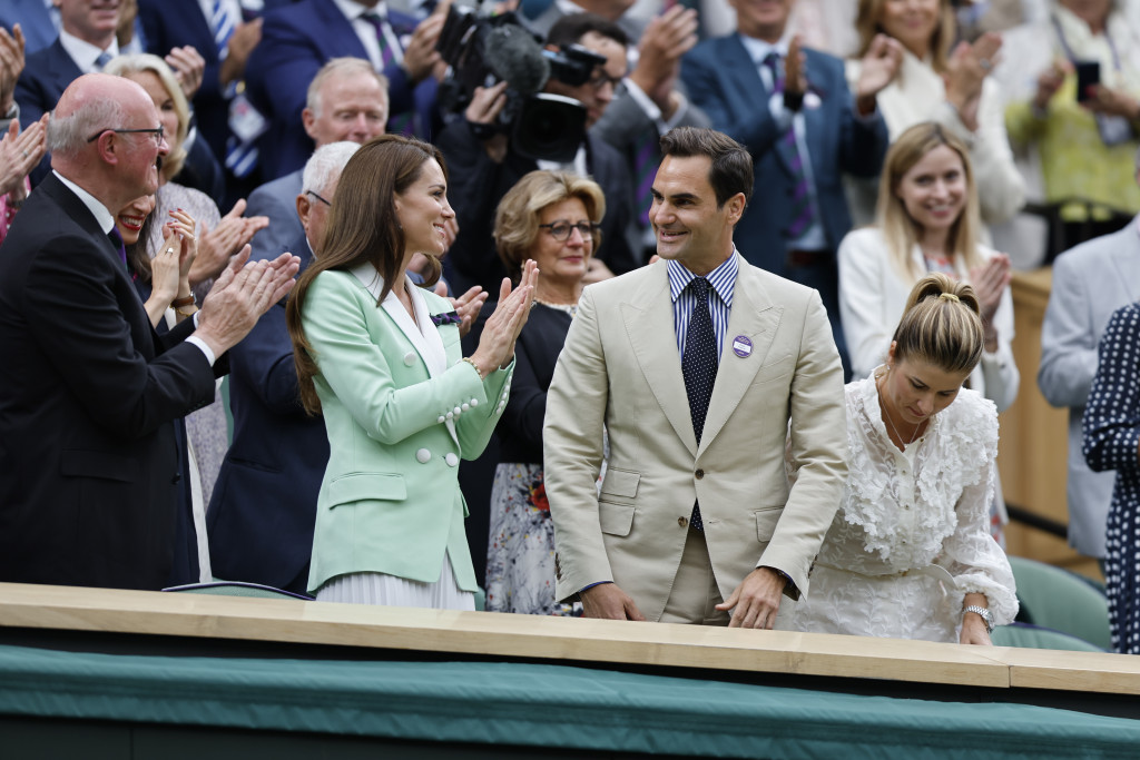 Na Vimbldon u babinoj venčanici: Mirka Federer stajlingom zaprepastila teniski svet