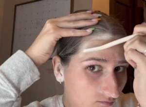 Pokazala kako skida dlačice sa lica i šokirala ljude: "Molim vas ne prskajte direktno na lice"