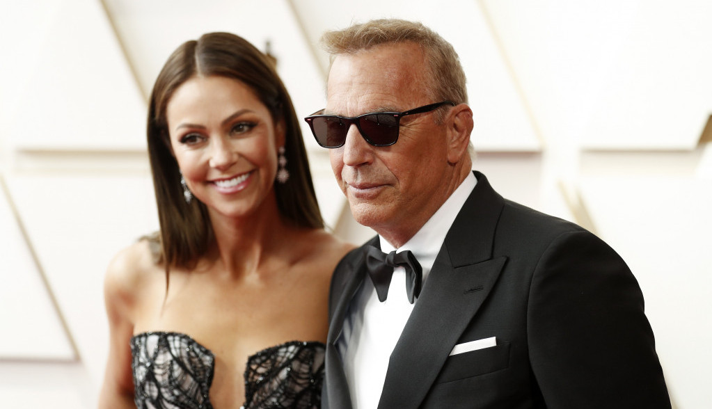 Prljavi detalji razvoda ne prestaju da isplivavaju: Uskoro bivša žena Kevina Kostnera teško podnosi gubitak bogatstva