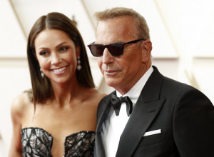 Prljavi detalji razvoda ne prestaju da isplivavaju: Uskoro bivša žena Kevina Kostnera teško podnosi gubitak bogatstva