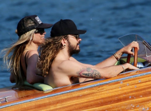 Zategnuta kao praćka: Ovako Hajdi Klum zavodi Toma Kaulica u tangama na jezeru Komo