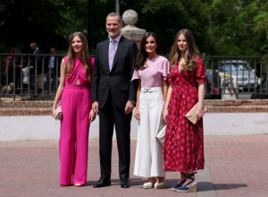 Ćerke kraljice Leticije zasenile majku: Španske princeze su blistale na svečanoj dodeli nagrada