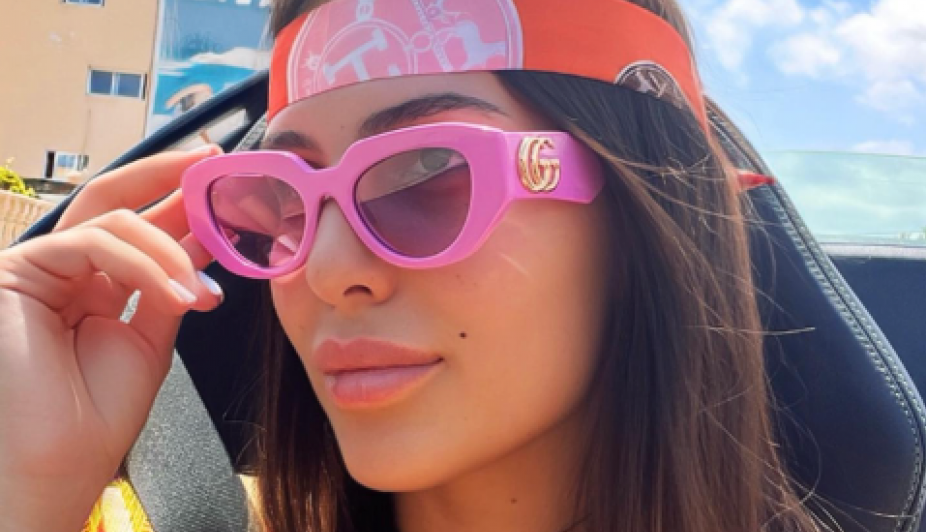 Lepršavo, moderno i šik: Haljina Anastasije Ražnatović savršen autfit za vrele letnje dane u kome ćete uvek biti primećeni