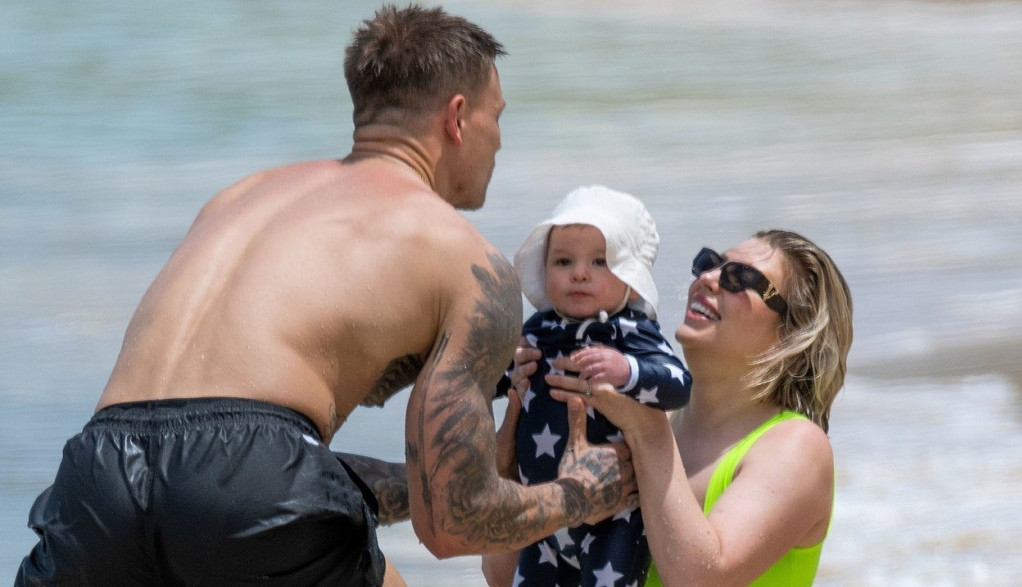 Poznati pedijatar upozorava: Bebe nemaju šta da traže na plaži
