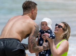 Poznati pedijatar upozorava: Bebe nemaju šta da traže na plaži