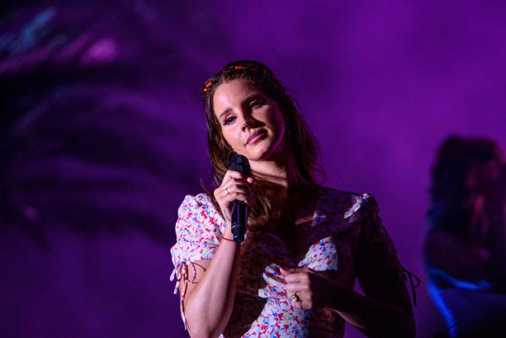 Oženio se drugom dok su išli na terapiju za parove, a sad mu se osvetila: Lana Del Rej javno izblamirala bivšeg