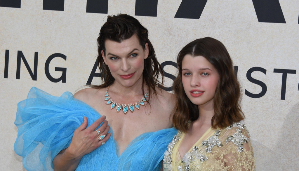 Ćerka Mile Jovović izrasla je u pravu lepoticu: Krasi naslovnice, osvaja glumački svet, mnogi kažu da je mamina kopija