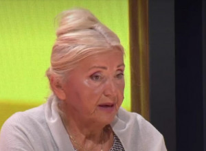 "Rodićeš dete sa pola glave glave, nakazu": Dušanka sumnja da joj je beba ukradena, "babica mi udarila šamar da ne gledam"