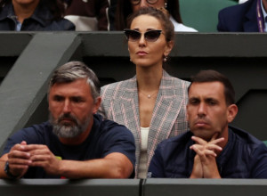 TRENDI I ŠIK Jelena Đoković je stajlinom pobrala sve simpatije, a svi su primetili ovaj detalj na glavi