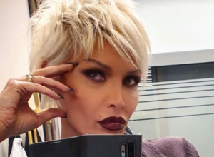 Sestra Nataše Bekvalac oduševljava svojim stilom: Letnje haljine Dragane Bekvalac kao inspiracija za more i plažu