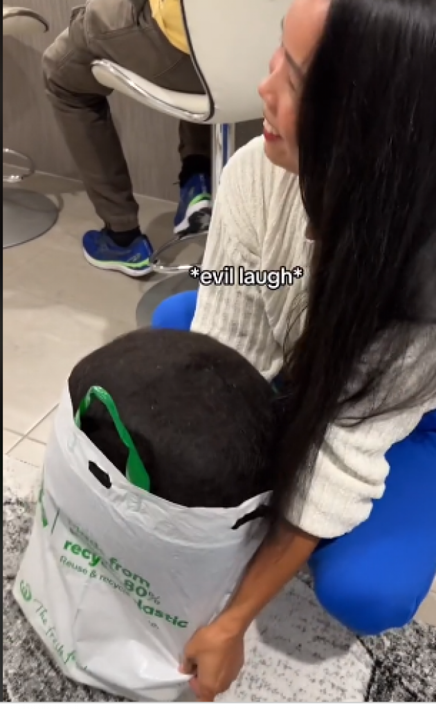 Žena je skupljala svoje dlake iz odvoda 23 godine: Neverovatno je šta je napravila od njih!