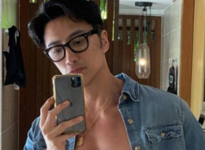 Ima skoro 60 godina, a niko mu ne veruje: Izgleda kao da je u dvadesetim, a evo u čemu je njegova tajna