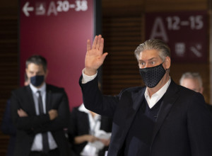 Slavnom glumcu ostalo još dve godine života? Evo šta je njegova 39 godina mlađa verenica otkrila