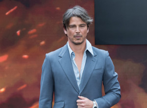 Zvali su ga naslednikom Breda Pita: On se povukao sa filmskog platna, a danas Džoš Hartnet izgleda lepše nego ikad