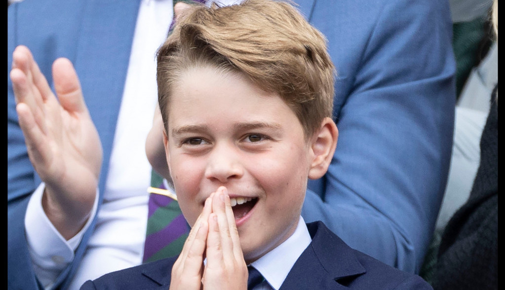 Danas slavi deseti rođendan: Portert nasmejanog princa Džordža obišao svet