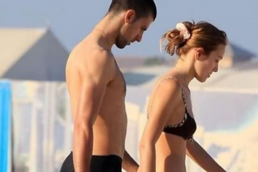 Snimci sa odmora koji oduzimaju dah: Jelena Đoković u bikiniju pokazala kakva je lepotica, trbušnjaci, vitka linija
