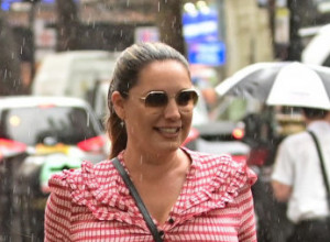 Najbolje haljine za punije žene: Poznata lepotica se ugojila, obožava ove modele, kilogrami joj ništa ne mogu