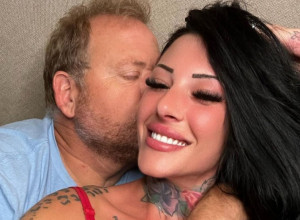 Lejla se udala za 25 godina starijeg milionera: "Fantastičan je u krevetu. Da nije bogat, ne bih bila s njim"