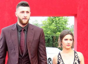 Oženio se Jusuf Nurkić: Evo kako je NBA igrač osvojio lepu naučnicu Eminu o kojoj danas priča ceo svet