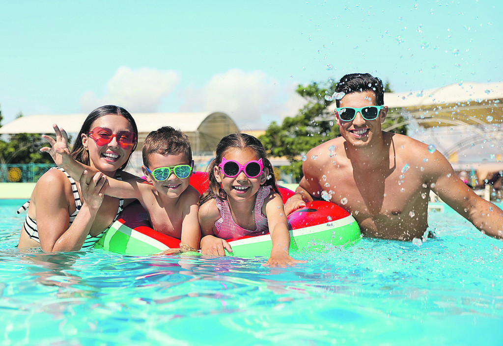 Infekcije vrebaju na bazenima: Lekari savetuju kako da se zaštitite od bakterija i gljivica na kupalištima