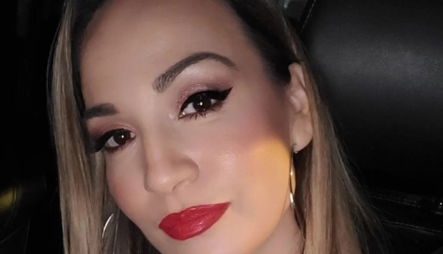 Ovo je njen najlepši autfit do sad: Jelena Tomašević u jarko crvenoj haljini oduševila ljubitelje mode