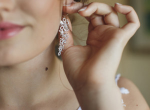 Spasite bižuteriju: Vaš nakit će ponovo zablistati uz pomoć jedne sitnice iz kupatila, proveren trik!