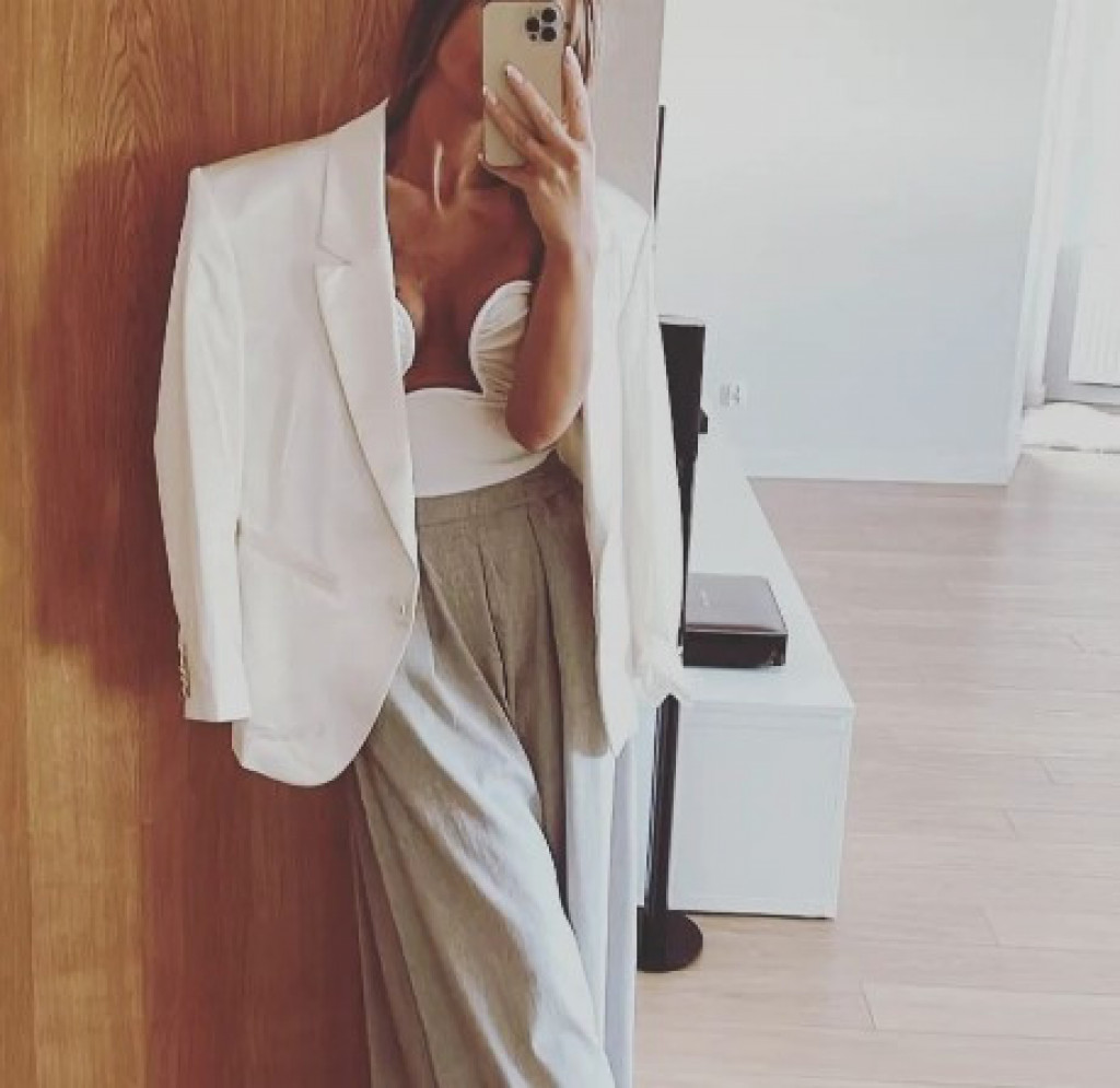 Bezvremenska elegancija, bez žrtvovanja udobnosti: Ovaj model pantalona je najveći letnji hit