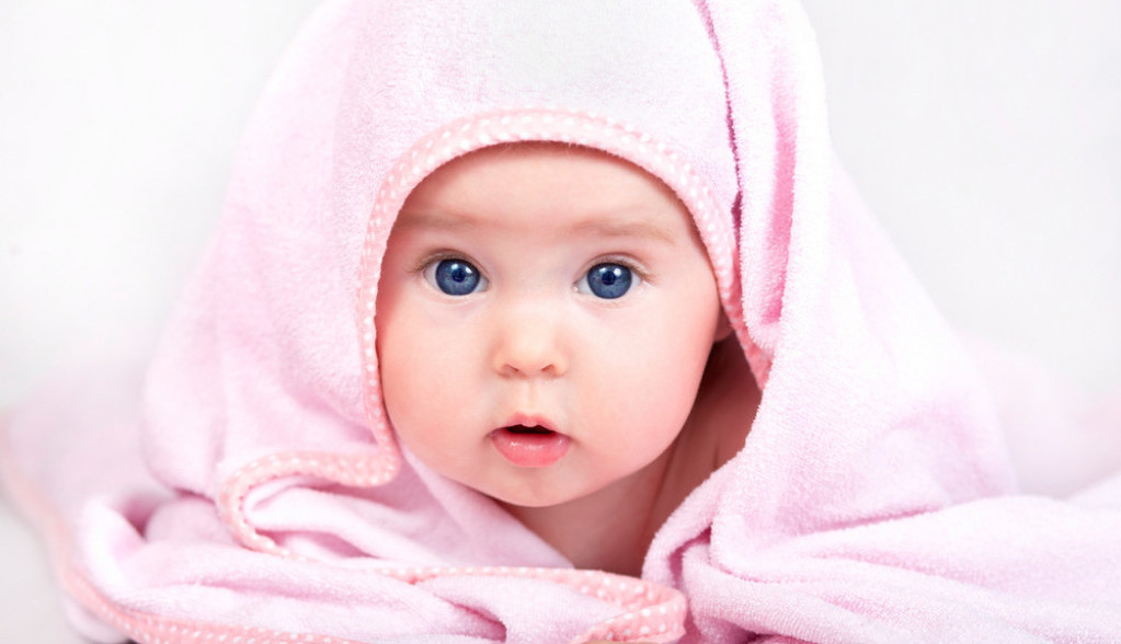 Kada se menjaju oke vaše bebice? Eksperti otkrivaju šta utiče na promenu boje njihovih očiju