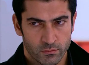 Kenan Imirzalioglu, turski Grof Monte Kristo nikad iskreniji: Nisam gej, gajim ljubičice i slušam "Metaliku"