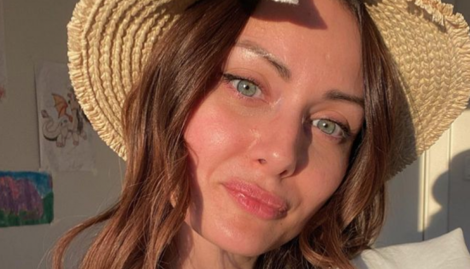 "Dobro jutro svete, stiže ti još jedno dete!": Lepa glumica Miljana Gavrilović trudna po treći put, otkrila i pol bebe