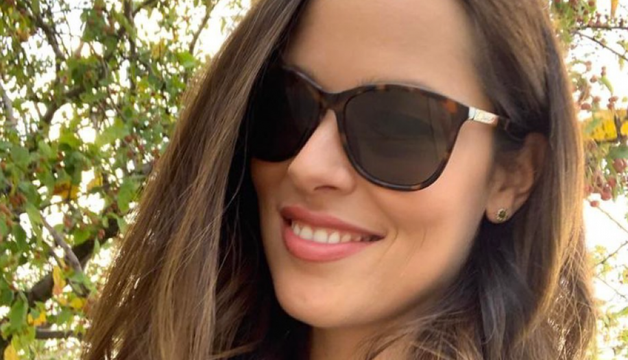 Ana Ivanović u svetu modelinga: Najlepša Srpkinja pozirala u zanosnoj i šik odevnoj kombinaciji