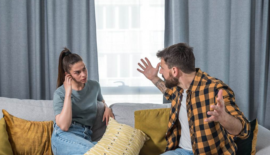 Fraze koje koriste narcisoidni partneri: Ako čujete ove tri rečenice bežite glavom bez obzira