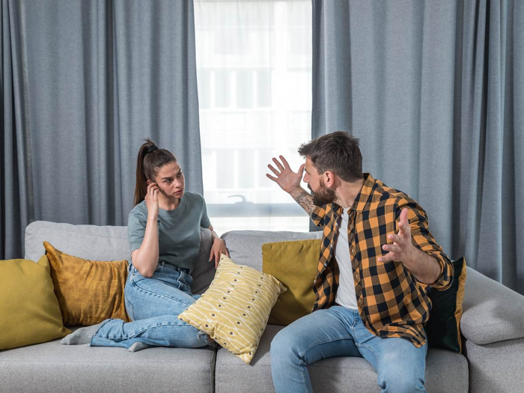 Fraze koje koriste narcisoidni partneri: Ako čujete ove tri rečenice bežite glavom bez obzira