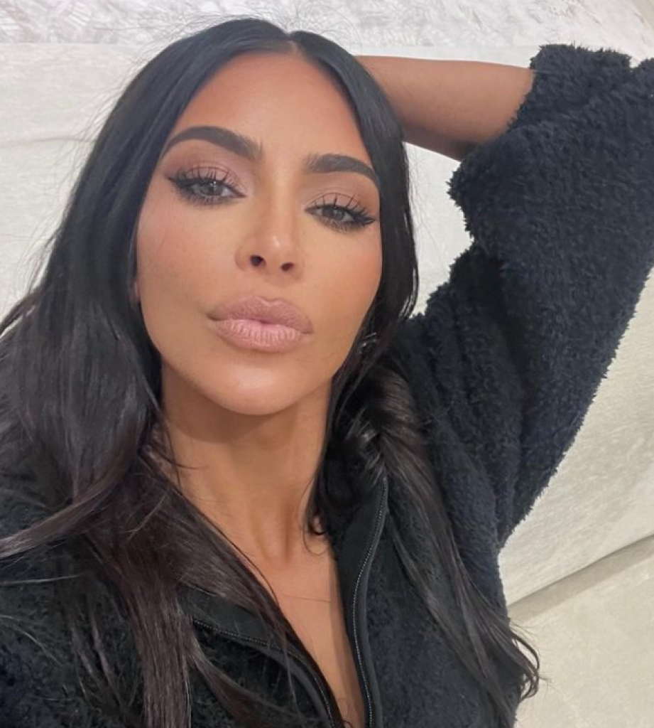 Ovo niko nije očekivao: Kim Kardašijan usred reklame skinula grudnjak, ljudi ostali u čudu