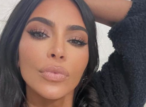 Ovo niko nije očekivao: Kim Kardašijan usred reklame skinula grudnjak, ljudi ostali u čudu