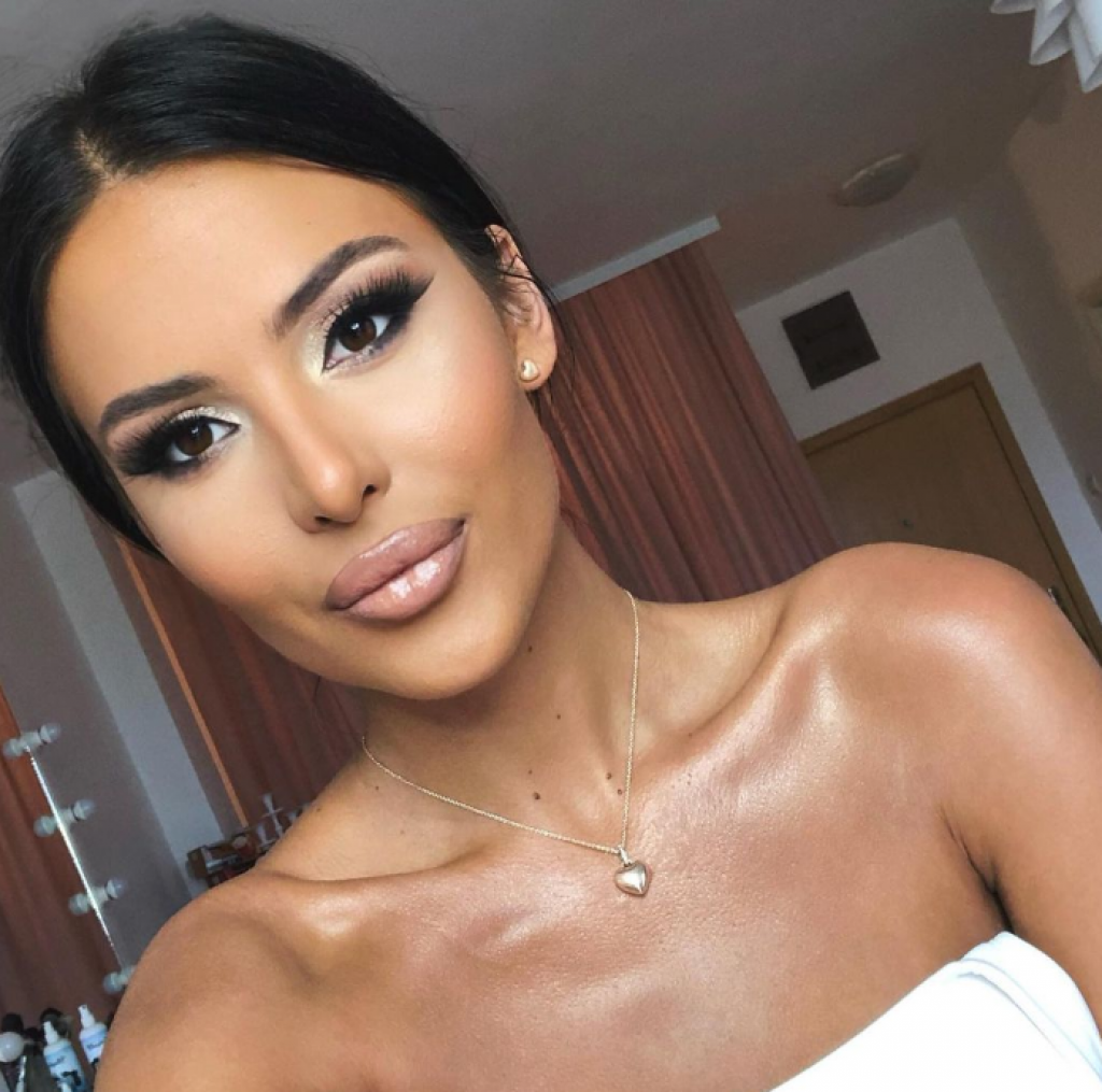 Modni detalj Anastasije Ražnatović koji privlači pažnju: Jednostavno, svedeno, pink i tu nema greške