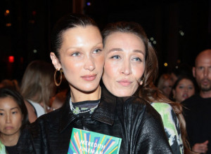 Poznate mankenke Điđi i Bela dobile pojačanje na pisti: Treća sestra, Alana Hadid debitovala na Nedelji mode u Kopenhagenu