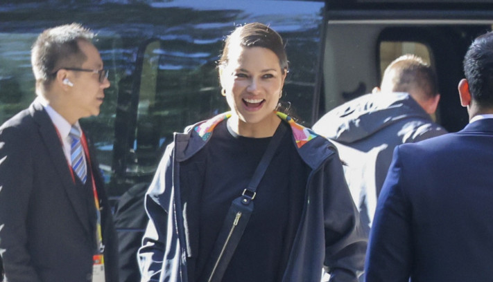 Svi se pitaju zašto je zapuštena, šta joj se desilo: Adrijana Lima u izdanju u kom se retko viđa