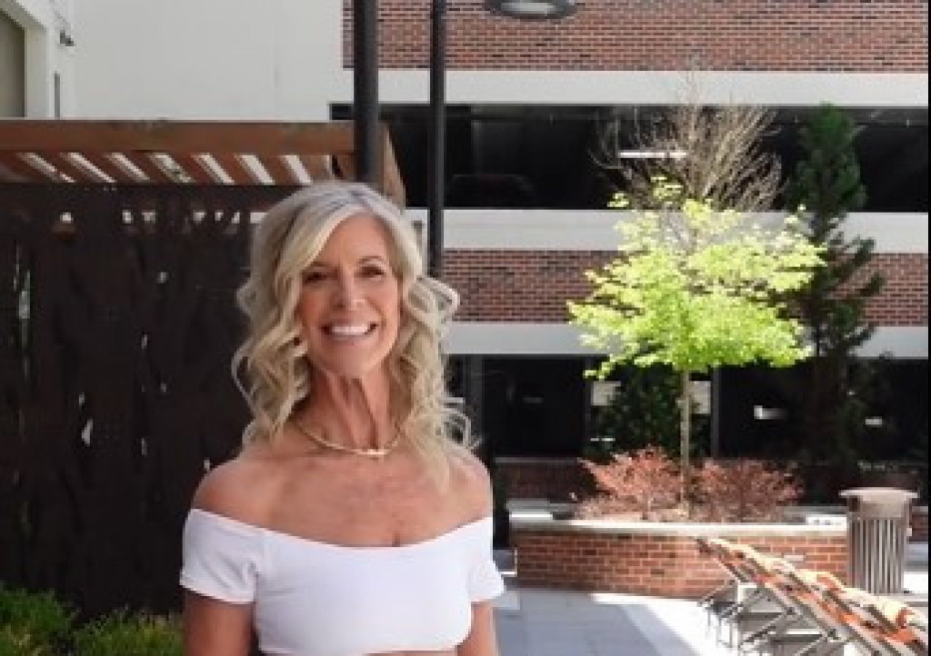 Starenje je samo način razmišljanja: Ima 64 godine, četvoro dece i telo iz snova, a sad je otkrila u čemu je tajna