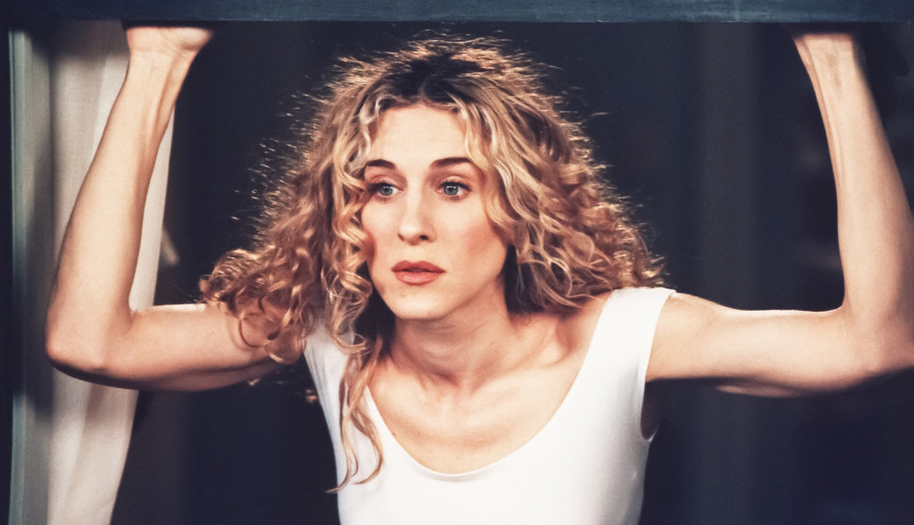 Lokne su veoma popularne ovog leta: Svi žele kosu Keri Bredšo koja daje glamurozan izgled