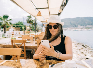"Trudimo se iz petnih žila da oteramo turiste":  Paprena cena kafe u Kotoru šokirala posetioce, ali to nije najgore, naplatili i ovo
