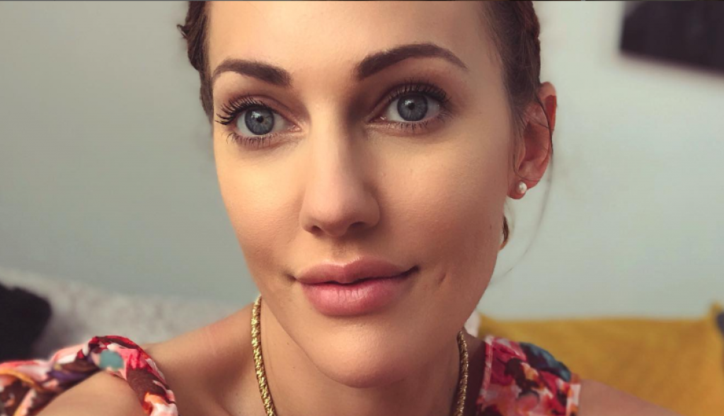 “Lepota je neprolazna”: Čuvena Hurem podelila fotografije iz detinjstva, svi komentarišu da se ne menja