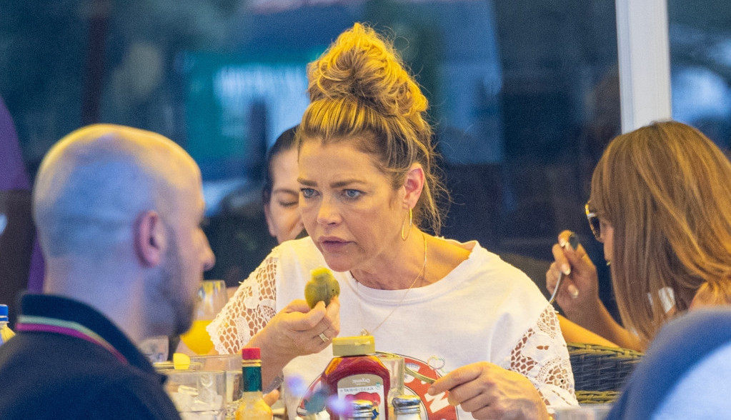 "Ovo je za psihijatra, a ne plastičara": Slavna glumica Deniz Ričards je bleda senka nekadašnje lepotice