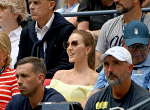 Nežno žuta haljina kao modni bingo: Jelena Đoković oduševila u kreaciji srpske dizajnerke