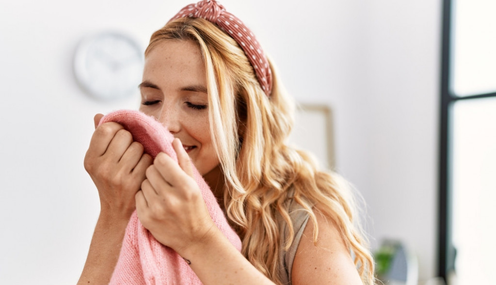 Kako merite koliko omekšivača da stavite u mašinu? Čep je najgora opcija, a ovo je idealna količina