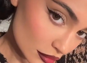 TikTok bruji o ovom trendu! Usne će vam izgledati kao da ste ih napunile filerima, smislila ga je Kajli Džener i ovo morate da probate!