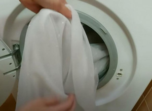 Nikad više nećete morati peglati zavese: Tajna novog trenda oduševljava ljude